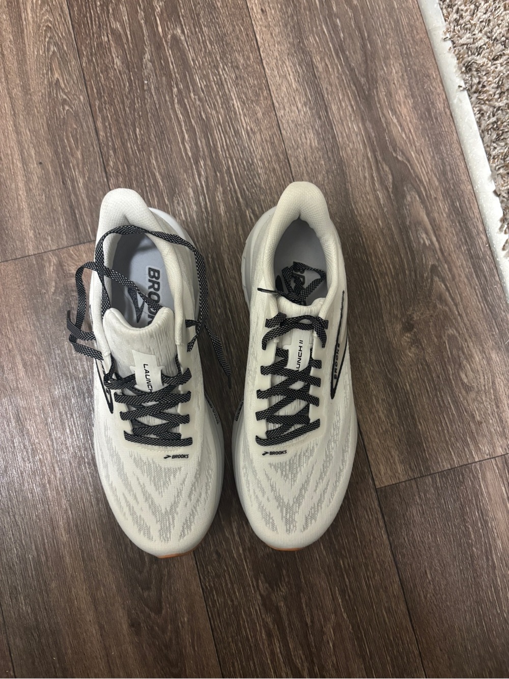 Brooks Women's Cream and Black Launch GTS Running Shoes